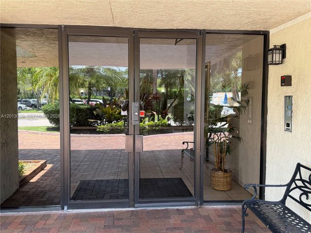 491 Racquet Club Rd 312, Weston, FL 33326