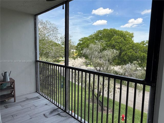 491 Racquet Club Rd 312, Weston, FL 33326