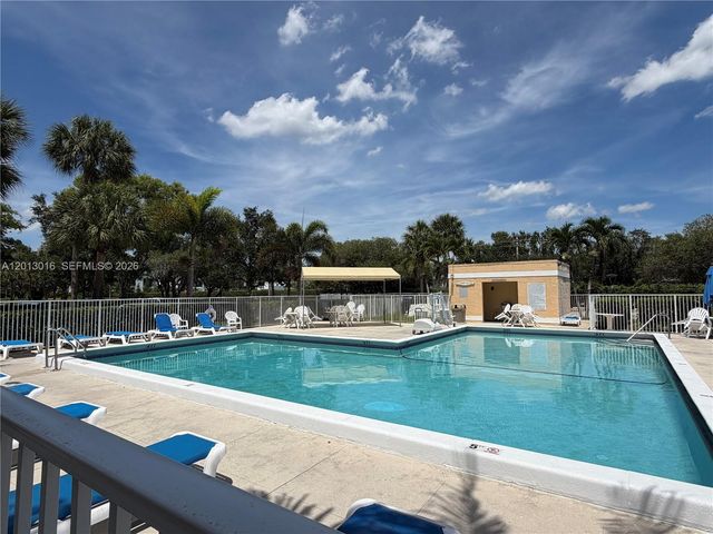 491 Racquet Club Rd 312, Weston, FL 33326