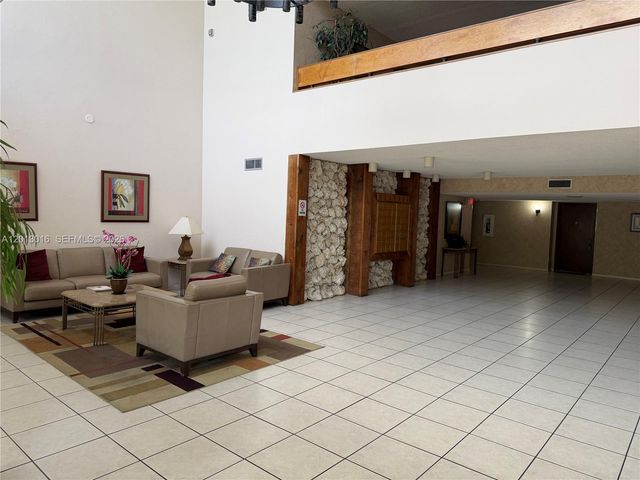 491 Racquet Club Rd 312, Weston, FL 33326