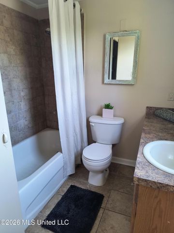1956 E Pass Road, Gulfport, MS 39507