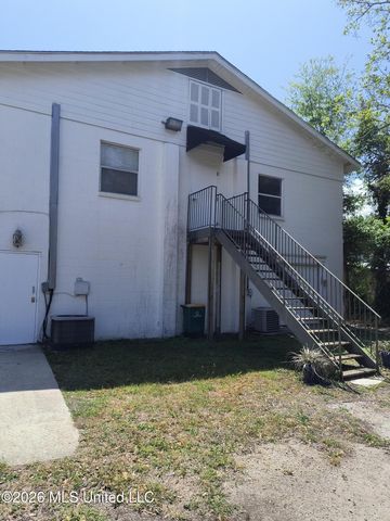 1956 E Pass Road, Gulfport, MS 39507