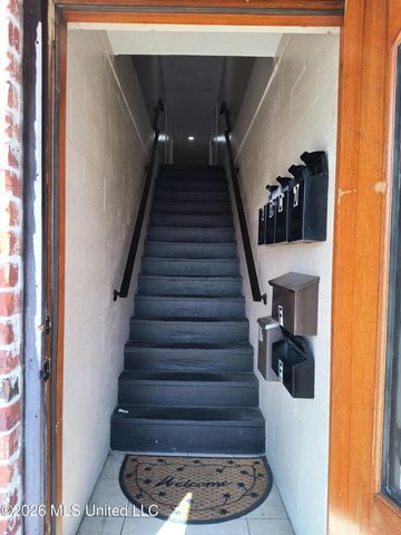 1956 E Pass Road, Gulfport, MS 39507