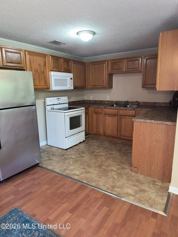1956 E Pass Road, Gulfport, MS 39507