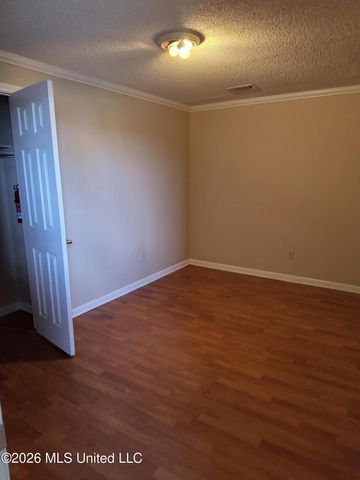 1956 E Pass Road, Gulfport, MS 39507