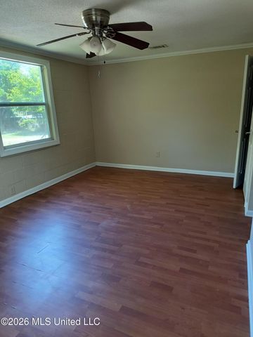 1956 E Pass Road, Gulfport, MS 39507