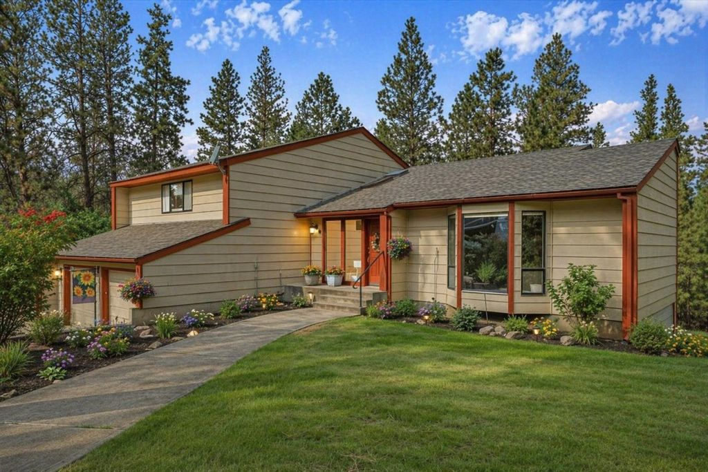 9105 S Sherman Rd, Spokane, WA 99224
