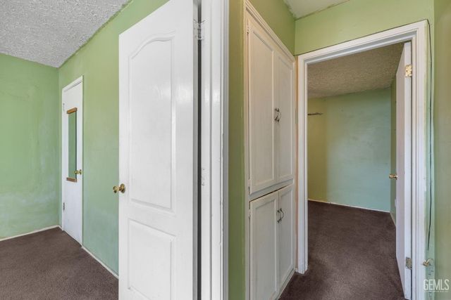 923 Townsley Avenue, Bakersfield, CA 93304