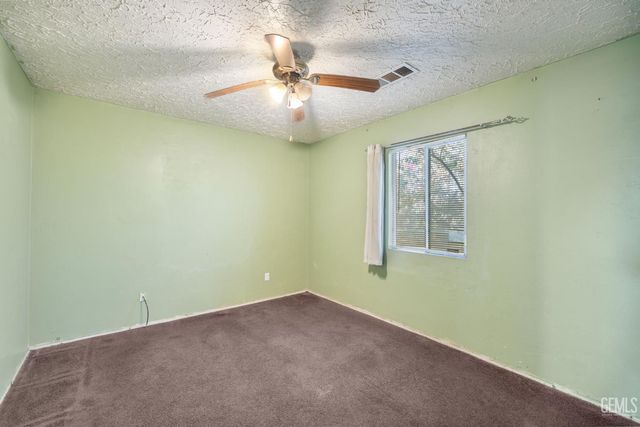 923 Townsley Avenue, Bakersfield, CA 93304