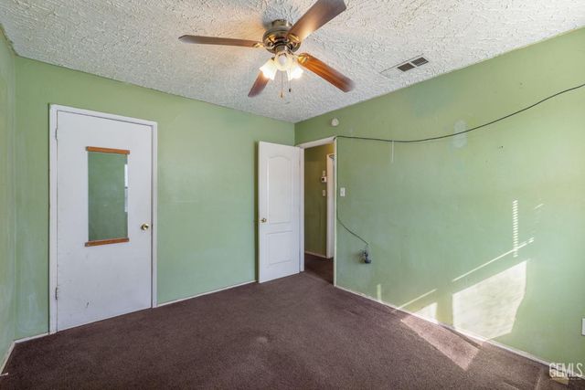 923 Townsley Avenue, Bakersfield, CA 93304