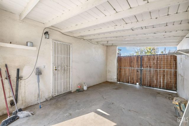 923 Townsley Avenue, Bakersfield, CA 93304