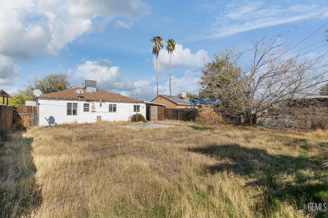 923 Townsley Avenue, Bakersfield, CA 93304