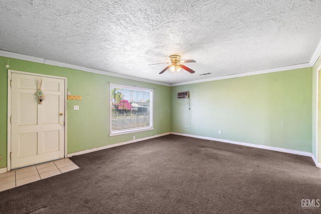 923 Townsley Avenue, Bakersfield, CA 93304