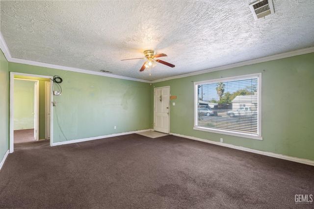 923 Townsley Avenue, Bakersfield, CA 93304