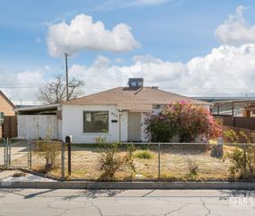 923 Townsley Avenue, Bakersfield, CA 93304