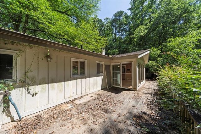 3548 Club NW Drive, Kennesaw, GA 30144