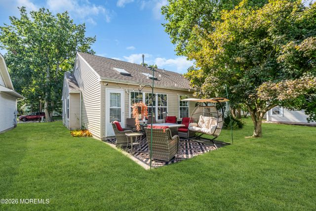 21 S Baker Drive, Jackson, NJ 08527