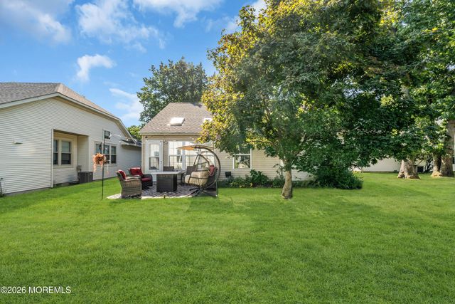 21 S Baker Drive, Jackson, NJ 08527
