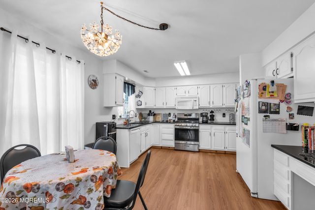 21 S Baker Drive, Jackson, NJ 08527