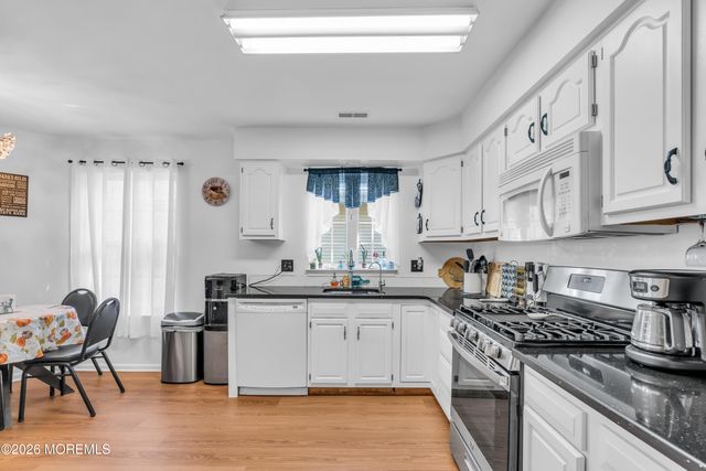 21 S Baker Drive, Jackson, NJ 08527