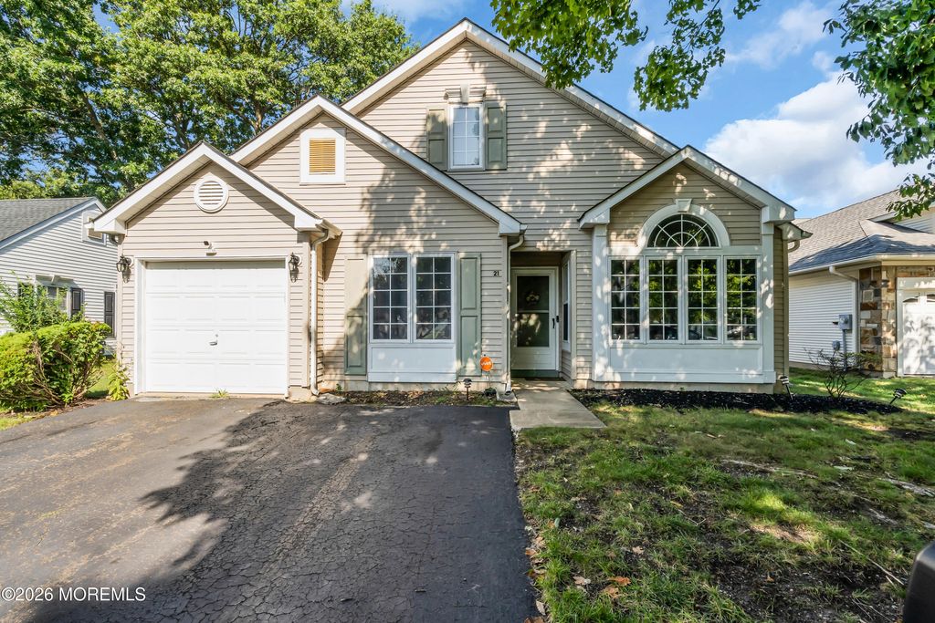 21 S Baker Drive, Jackson, NJ 08527