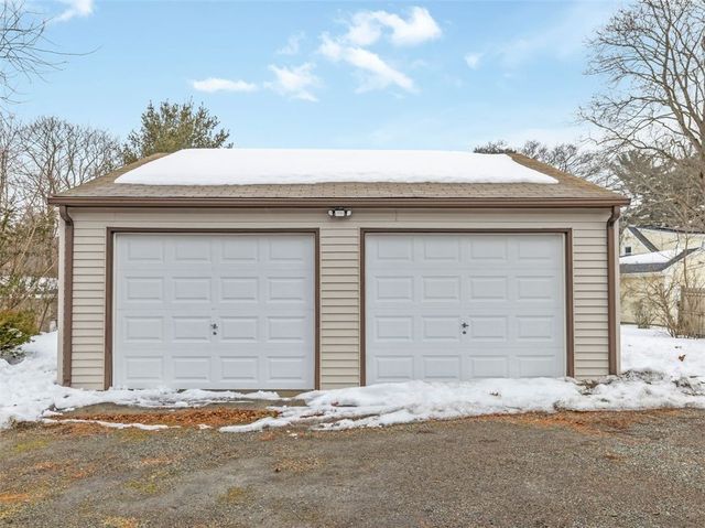 5 Woodland Avenue, Coventry, RI 02816