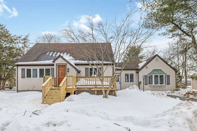 5 Woodland Avenue, Coventry, RI 02816