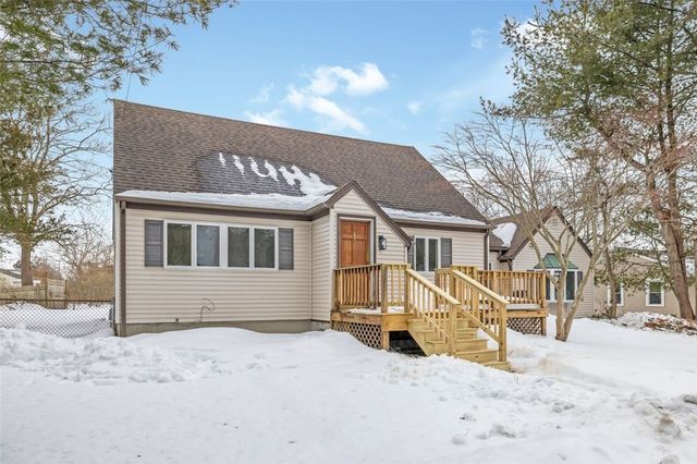 5 Woodland Avenue, Coventry, RI 02816