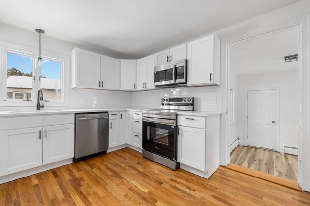 5 Woodland Avenue, Coventry, RI 02816