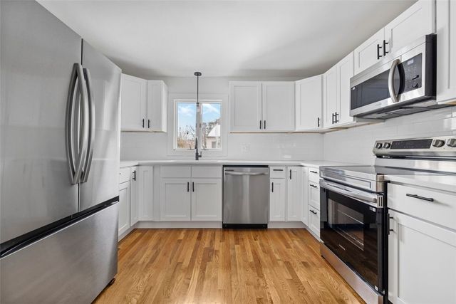 5 Woodland Avenue, Coventry, RI 02816