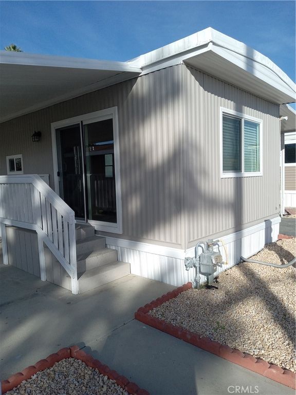 Image 1 of property listing at 1600 S San Jacinto Avenue 15, San Jacinto, CA 92583