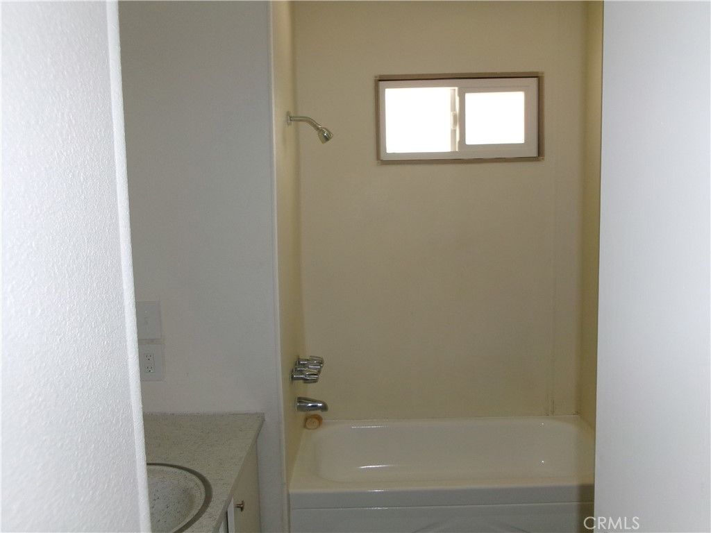 Image 11 of property listing at 1600 S San Jacinto Avenue 15, San Jacinto, CA 92583