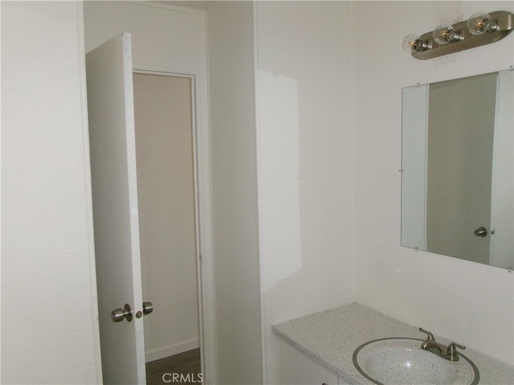 Image 12 of property listing at 1600 S San Jacinto Avenue 15, San Jacinto, CA 92583