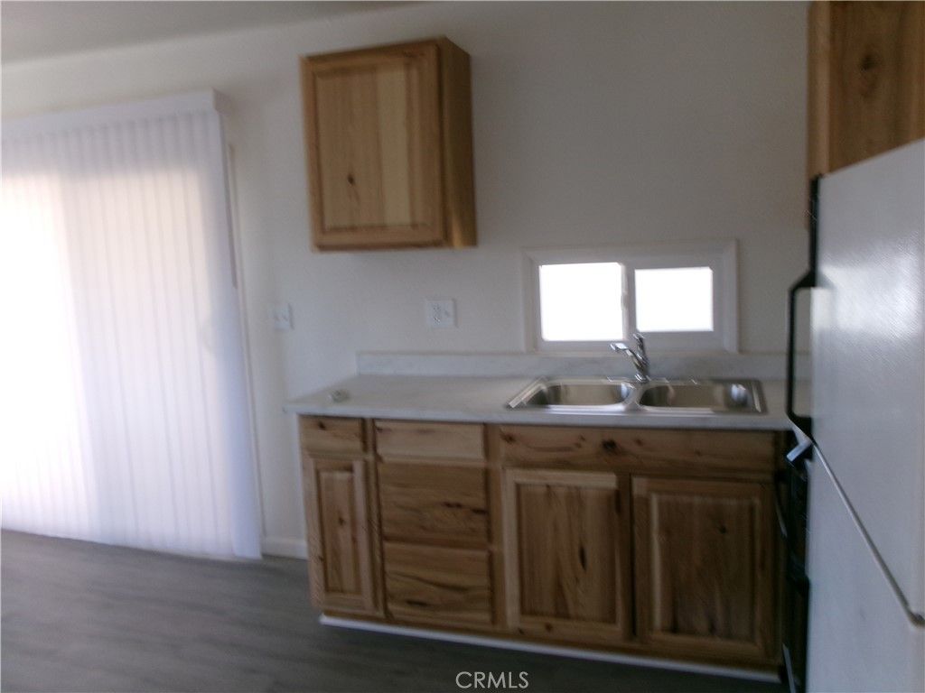 Image 16 of property listing at 1600 S San Jacinto Avenue 15, San Jacinto, CA 92583
