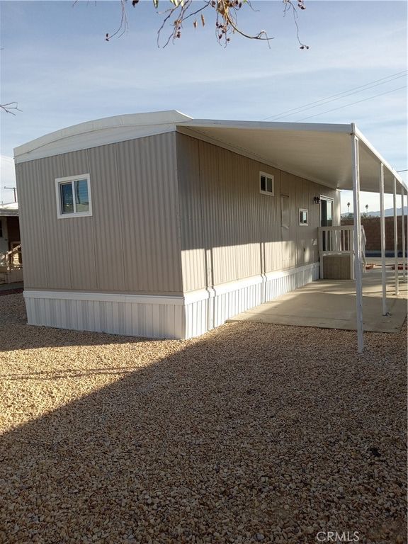 Image 3 of property listing at 1600 S San Jacinto Avenue 15, San Jacinto, CA 92583