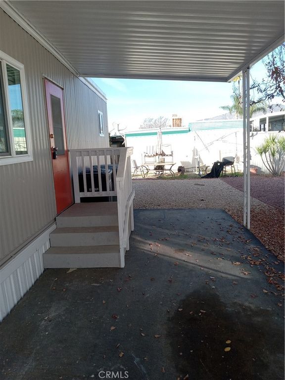 Image 5 of property listing at 1600 S San Jacinto Avenue 15, San Jacinto, CA 92583