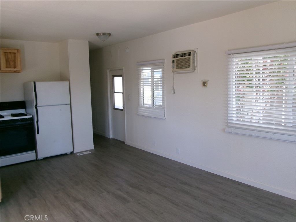 Image 7 of property listing at 1600 S San Jacinto Avenue 15, San Jacinto, CA 92583