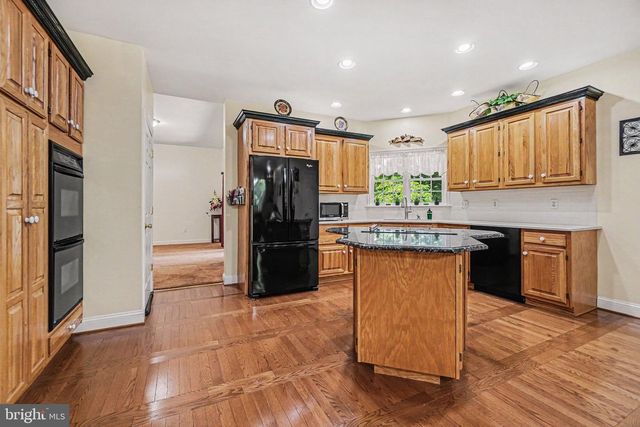 1905 CHRISTOPHER PL, Harrisburg, PA 17110