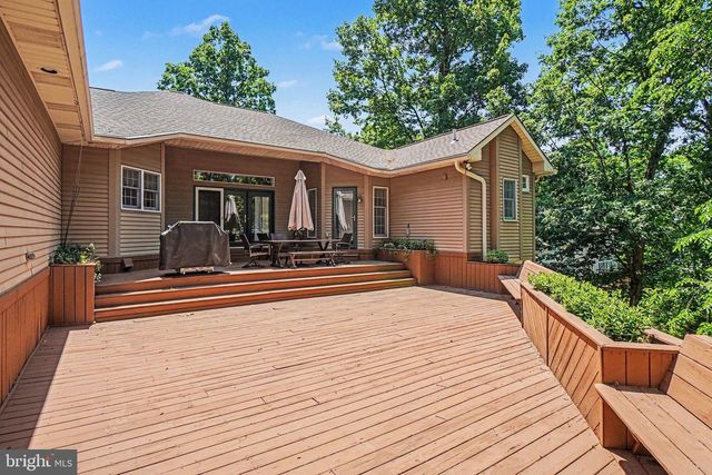 1905 CHRISTOPHER PL, Harrisburg, PA 17110