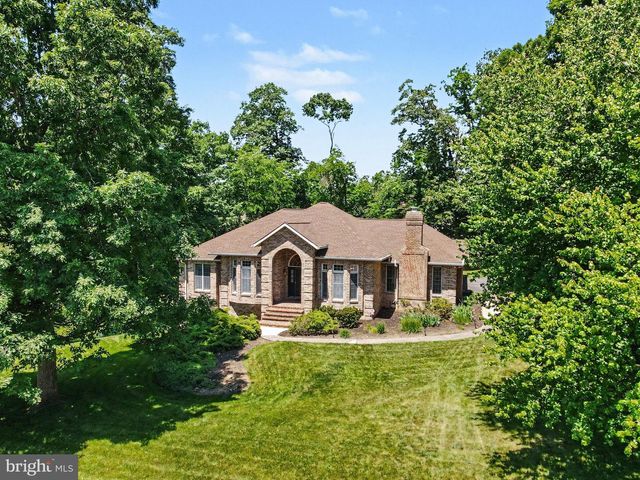 1905 CHRISTOPHER PL, Harrisburg, PA 17110