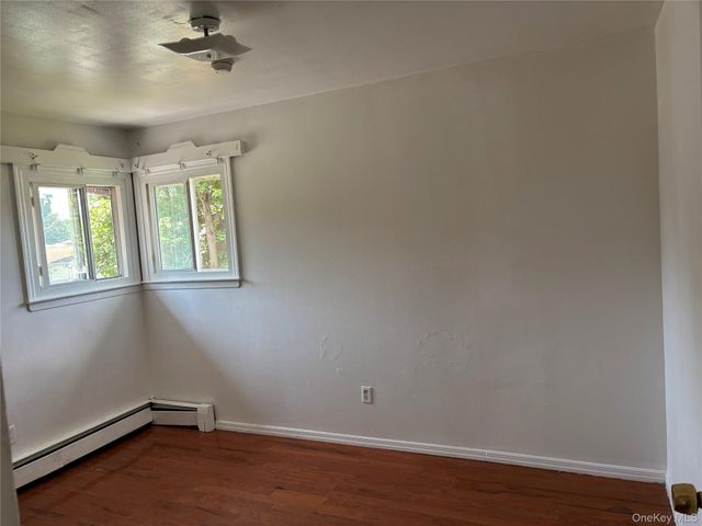 2 Musette Place, Amityville, NY 11701