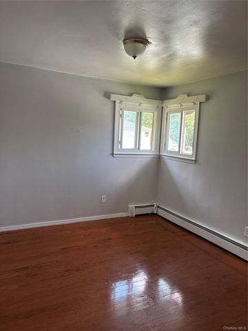 2 Musette Place, Amityville, NY 11701