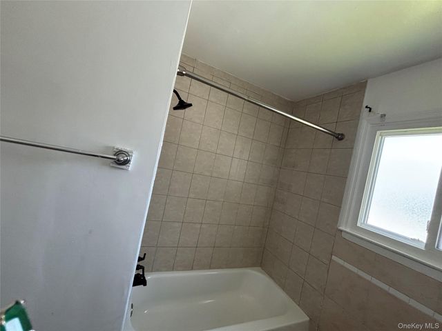 2 Musette Place, Amityville, NY 11701
