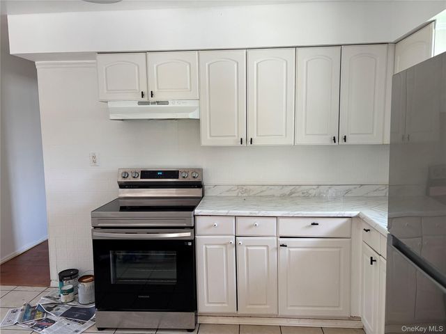 2 Musette Place, Amityville, NY 11701