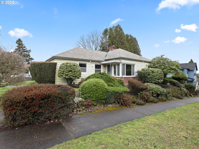 -1 Se MADISON St, Portland, OR 97215