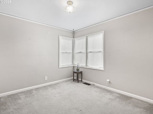 -1 Se MADISON St, Portland, OR 97215