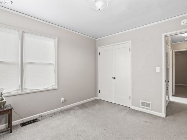 -1 Se MADISON St, Portland, OR 97215