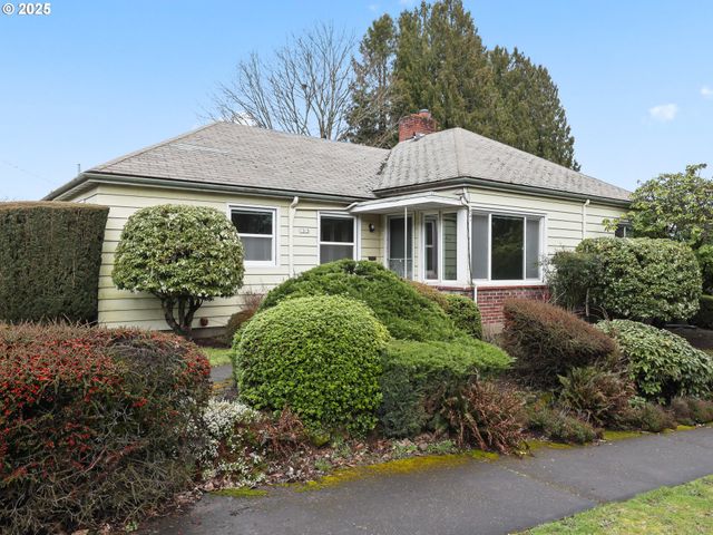 -1 Se MADISON St, Portland, OR 97215