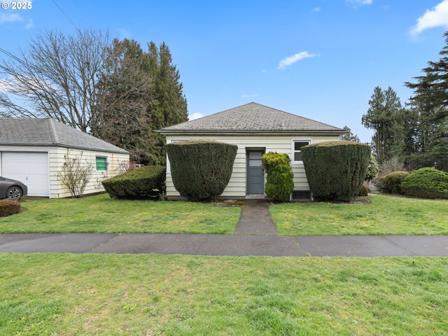 -1 Se MADISON St, Portland, OR 97215