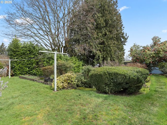 -1 Se MADISON St, Portland, OR 97215
